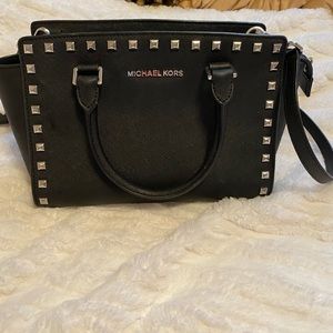 Like new. Never use it. It just sits in my closet 235 obo